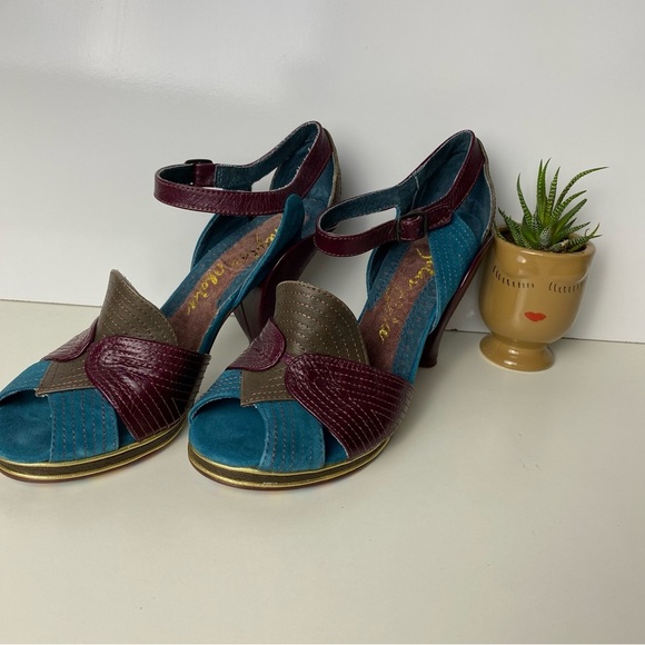 Irregular Choice Women's  Teal and Burgundy Heels size 8.5. Like new condition. - Picture 1 of 9